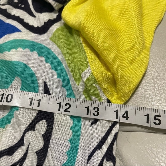 Camellia Cardigan Sweater artsy pattern size S lightweight - Picture 3 of 13